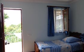 Anush'S B&B